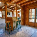 Ferienhaus Josef - Idyllisches Blockhaus, Barrierefrei, Zwischen Den Seen