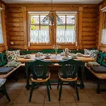 Josef - Idyllisches Blockhaus, Barrierefrei, Zwischen Den Seen Ferienhaus Oberwang