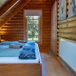 Ferienhaus Josef - Idyllisches Blockhaus, Barrierefrei, Zwischen Den Seen Oberwang