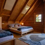 Ferienhaus Josef - Idyllisches Blockhaus, Barrierefrei, Zwischen Den Seen *