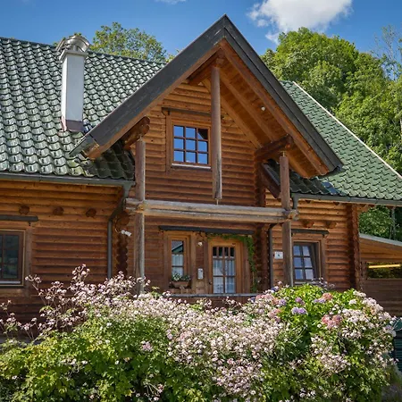 Feriehus Josef - Idyllisches Blockhaus, Barrierefrei, Zwischen Den Seen