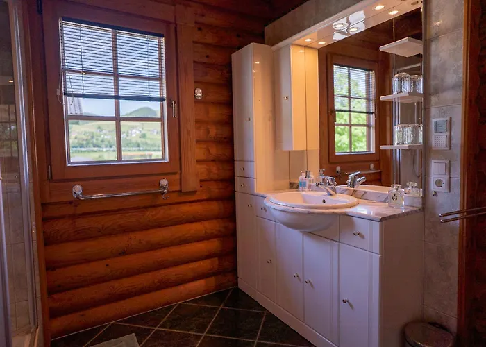 Josef - Idyllisches Blockhaus, Barrierefrei, Zwischen Den Seen Oberwang