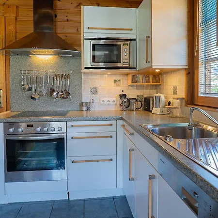 בית נופש Josef - Idyllisches Blockhaus, Barrierefrei, Zwischen Den Seen *