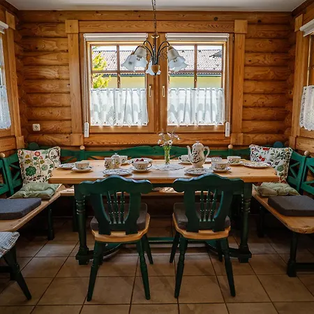 Josef - Idyllisches Blockhaus, Barrierefrei, Zwischen Den Seen בית נופש Oberwang