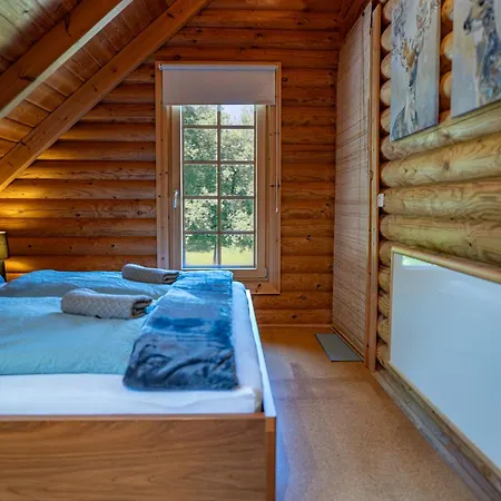 בית נופש Josef - Idyllisches Blockhaus, Barrierefrei, Zwischen Den Seen Oberwang