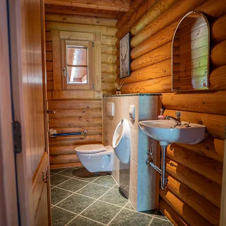 Josef - Idyllisches Blockhaus, Barrierefrei, Zwischen Den Seen בית נופש