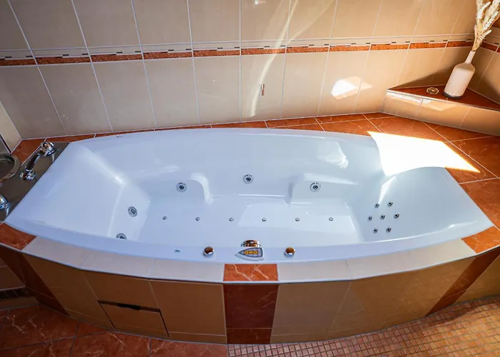 Josef - Idyllisches Blockhaus, Barrierefrei, Zwischen Den Seen Feriehus Oberwang